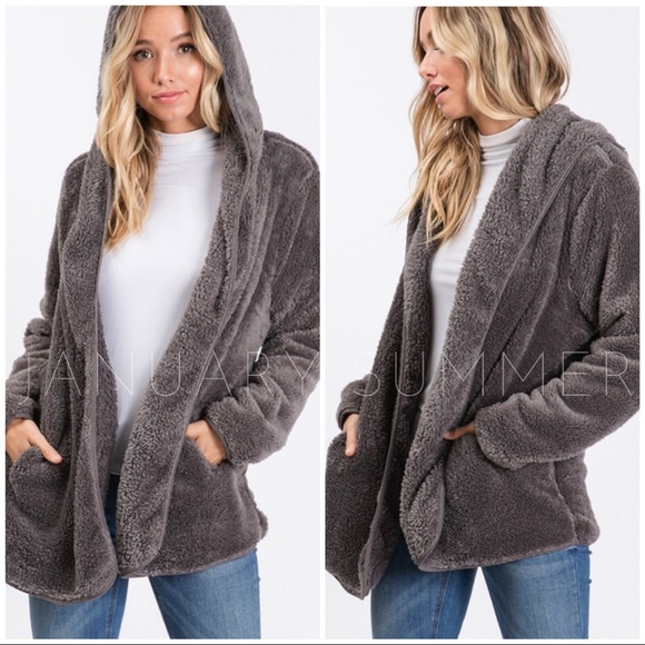 ❄️BLACK FLEECE CARDIGAN - Picture 3 of 9